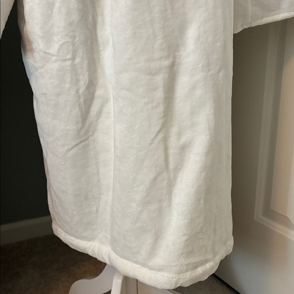 NWOT Cotton Velour White Bathrobe - Picture 5 of 9